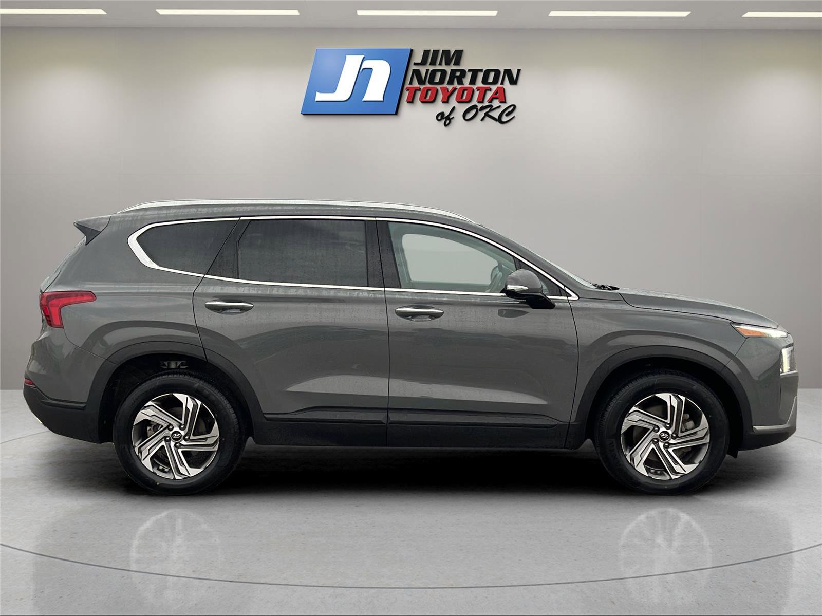 Used 2023 Hyundai Santa Fe SEL image 4