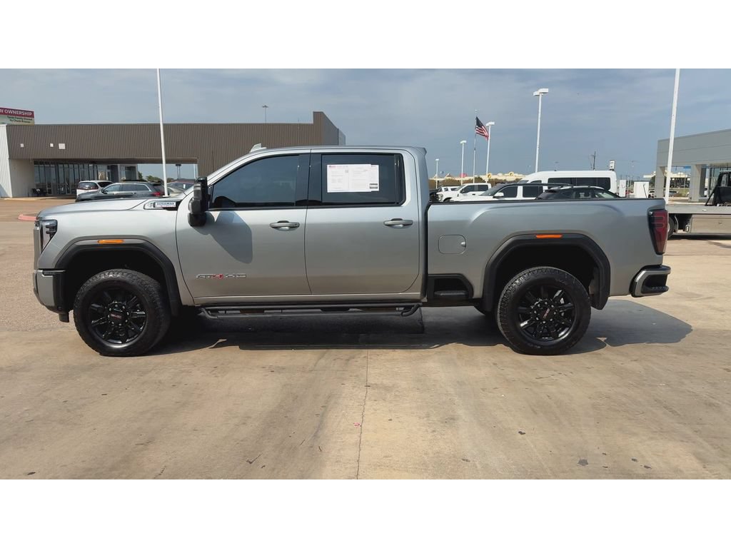 Used 2025 GMC Sierra 2500 AT4 AWD/4WD image 5