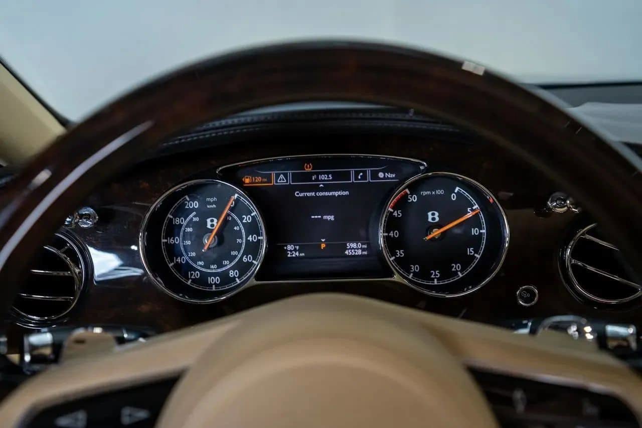 Used 2011 Bentley Mulsanne RWD image 22