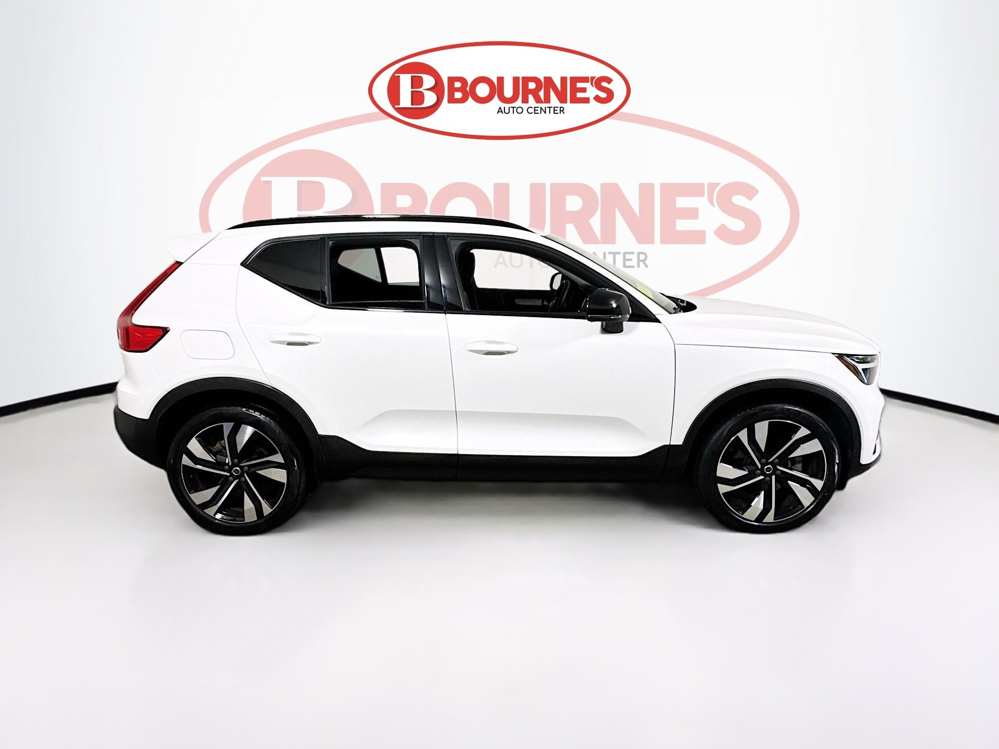 Used 2023 Volvo XC40 B5 Plus w/ Climate Package AWD/4WD image 12