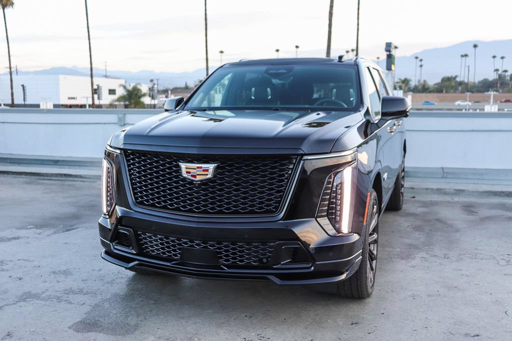 Used 2026 Cadillac Escalade ESV V AWD/4WD image 4