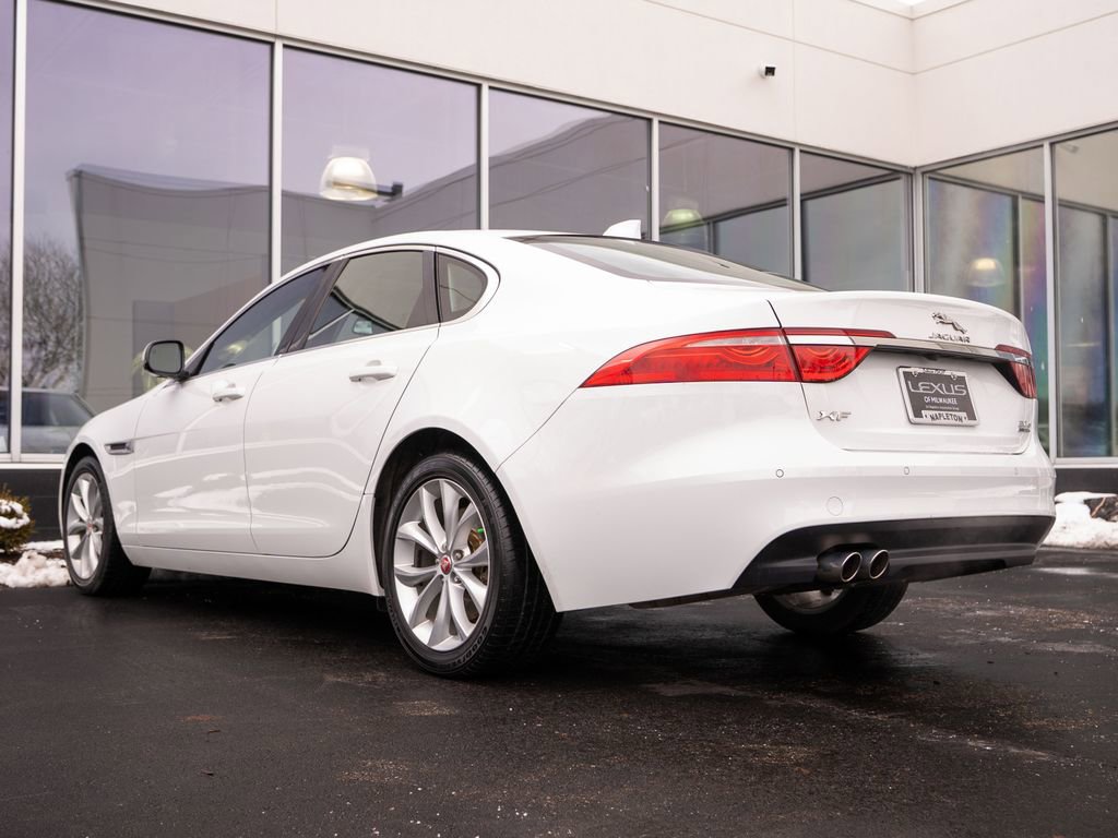 Used 2017 Jaguar XF Premium image 7