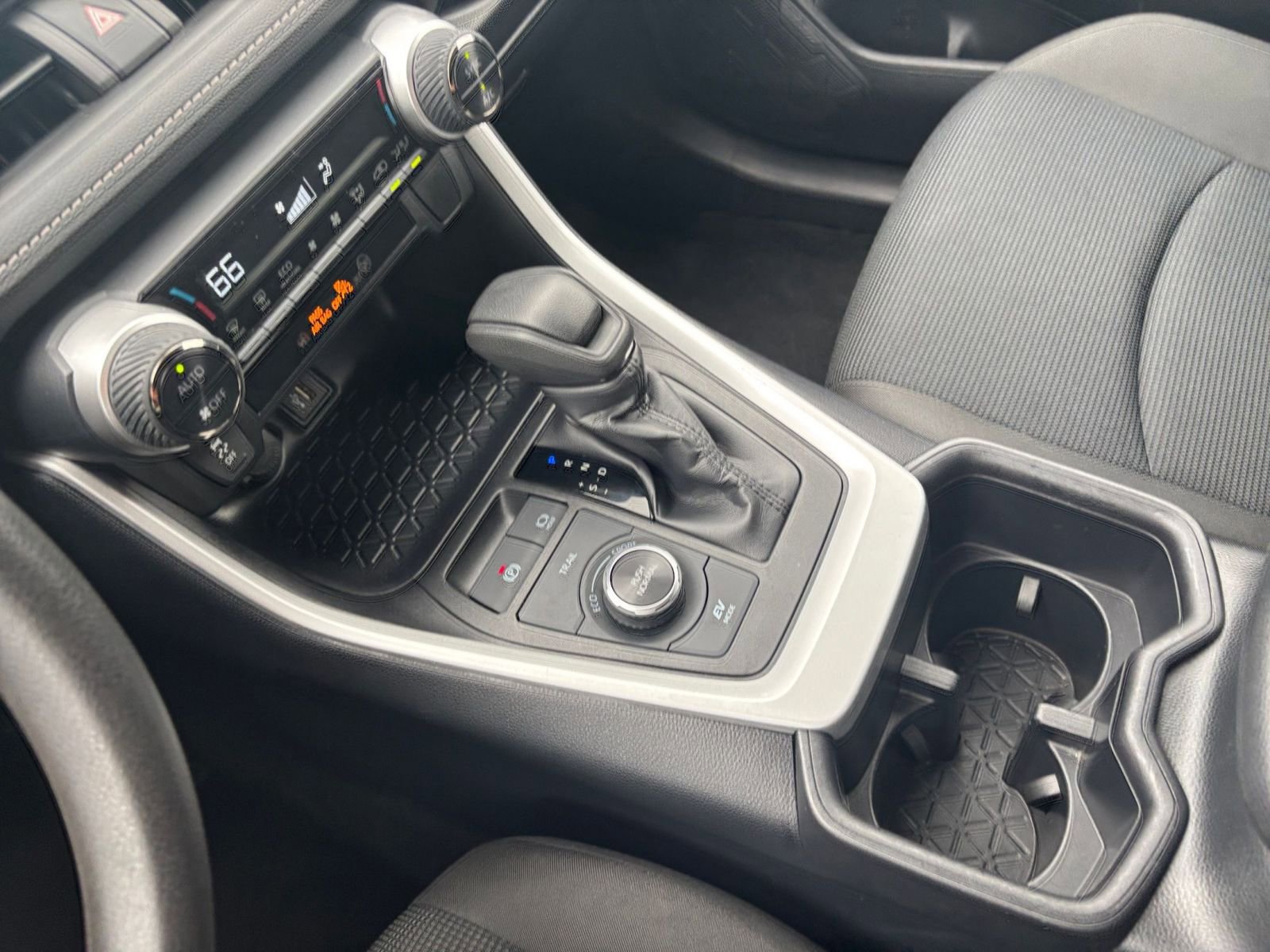 Used 2025 Toyota RAV4 LE image 40