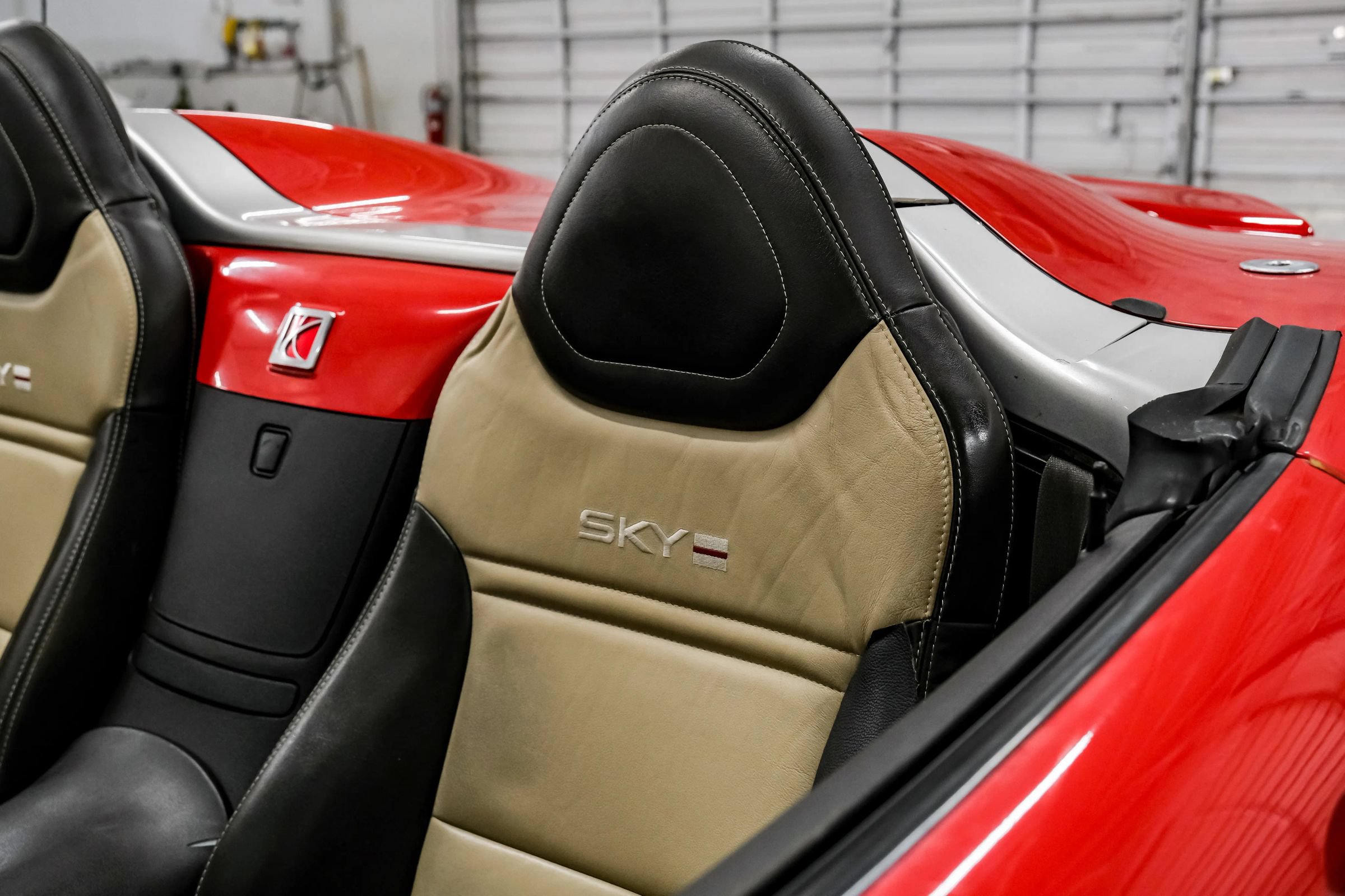 Used 2009 Saturn Sky Red Line RWD image 29