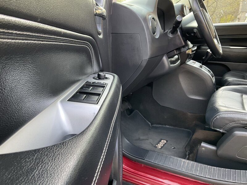 Used 2015 Jeep Compass High Altitude AWD/4WD image 21
