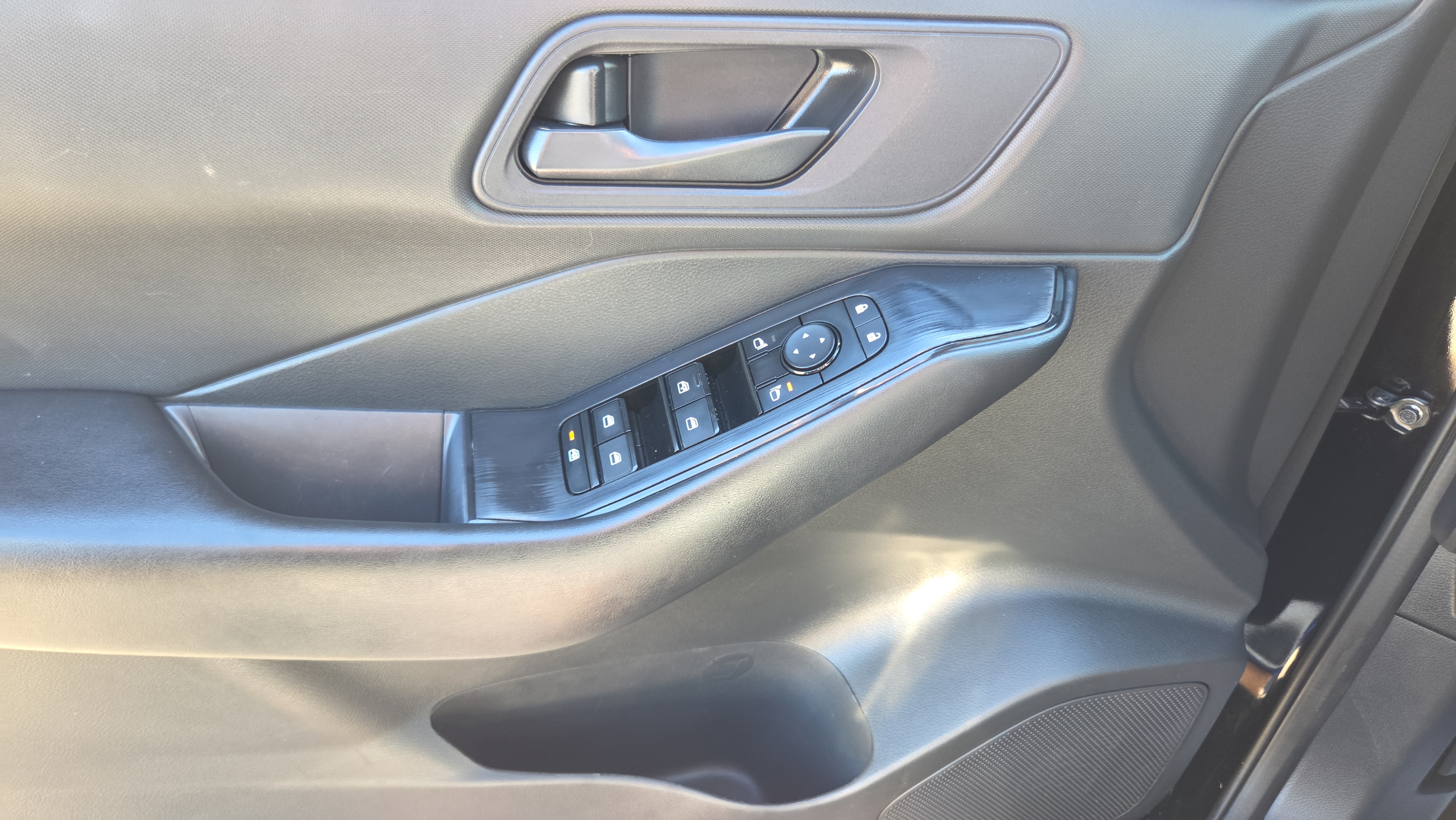 Used 2024 Nissan Rogue S AWD/4WD image 30