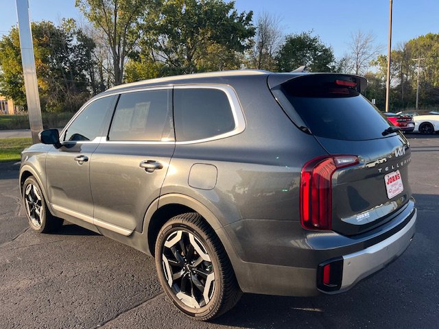 Used 2023 Kia Telluride S w/ S Sunroof Package image 4