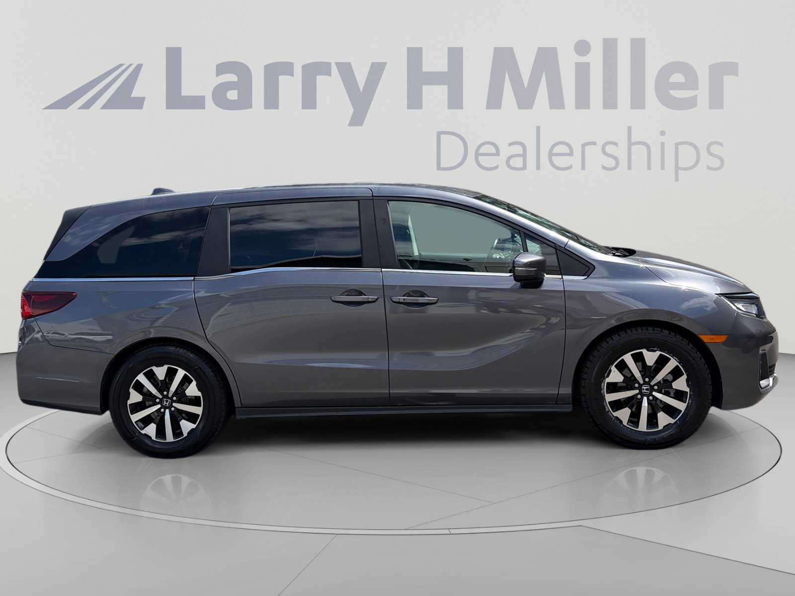Used 2025 Honda Odyssey EX-L image 6