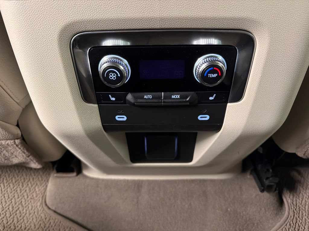 Used 2021 GMC Yukon Denali w/ Denali Premium Package AWD/4WD image 29