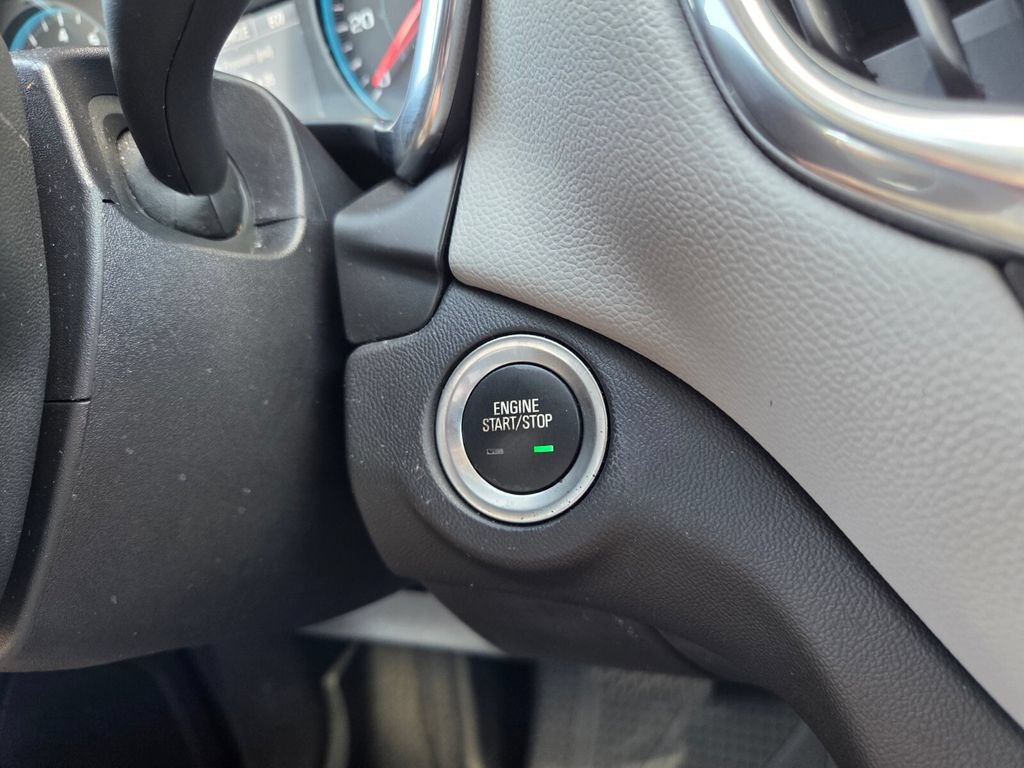 Used 2021 Chevrolet Equinox LS w/ LS Convenience Package FWD image 28