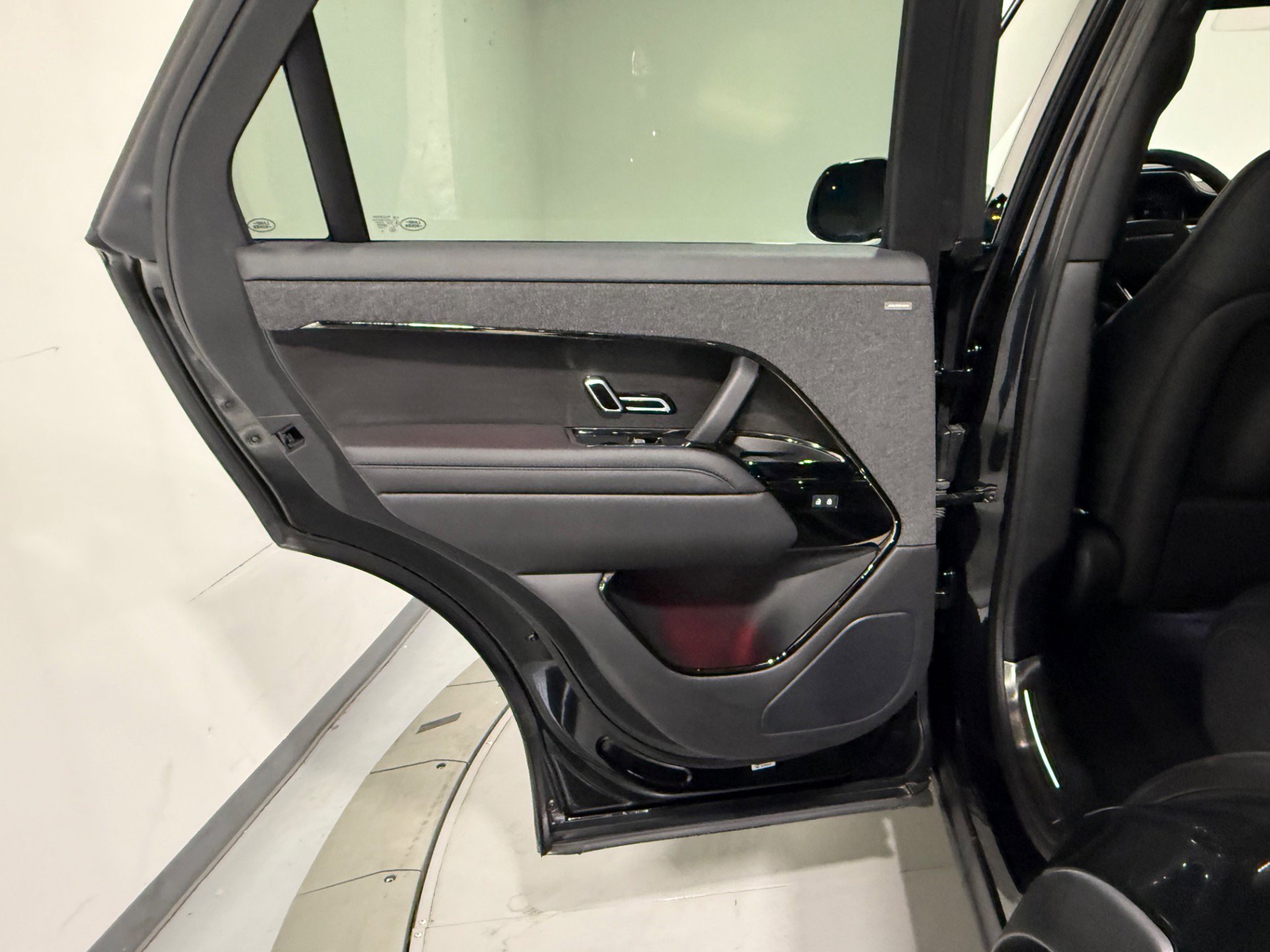 Used 2023 Land Rover Range Rover Sport SE image 58