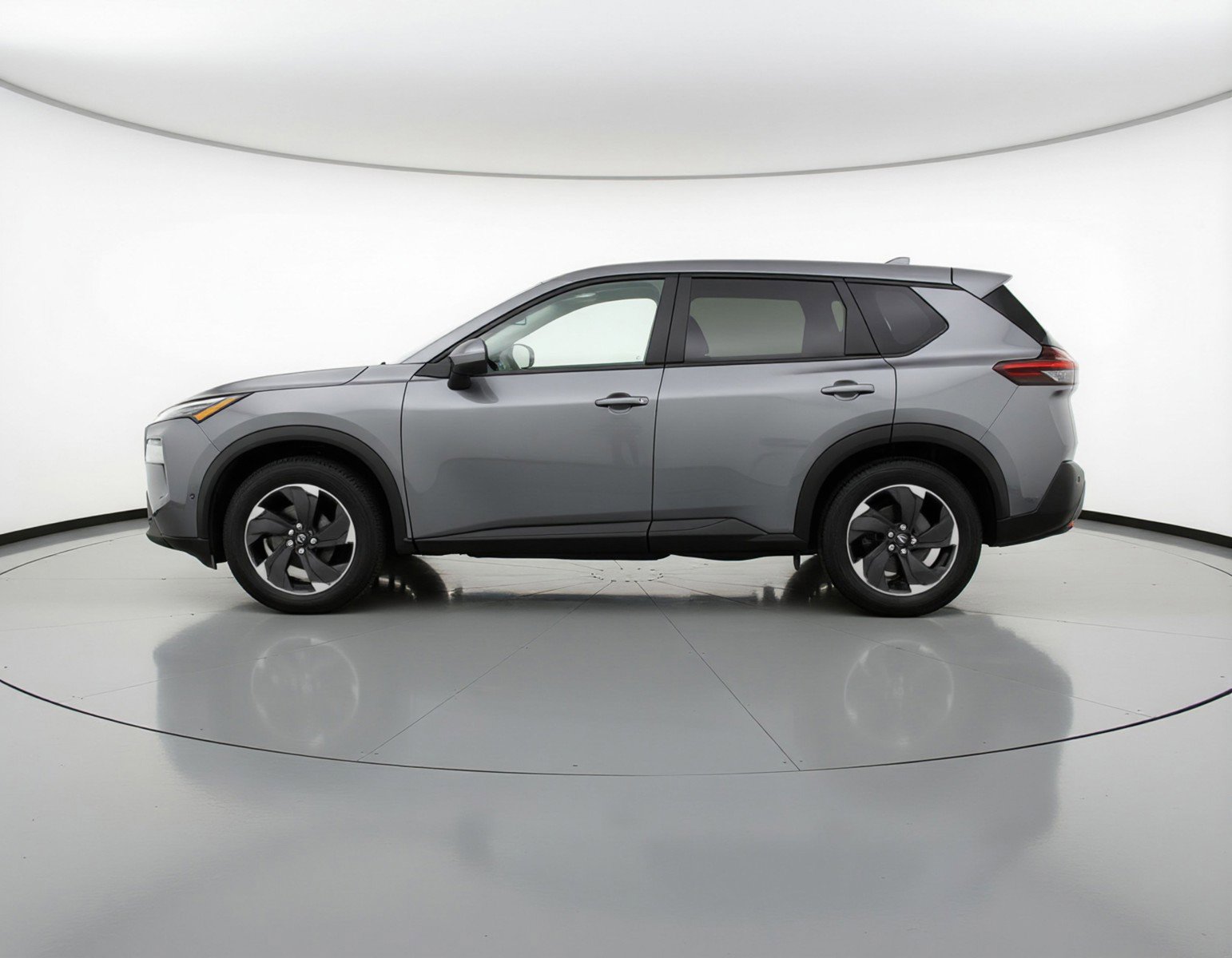 Used 2025 Nissan Rogue SV image 5