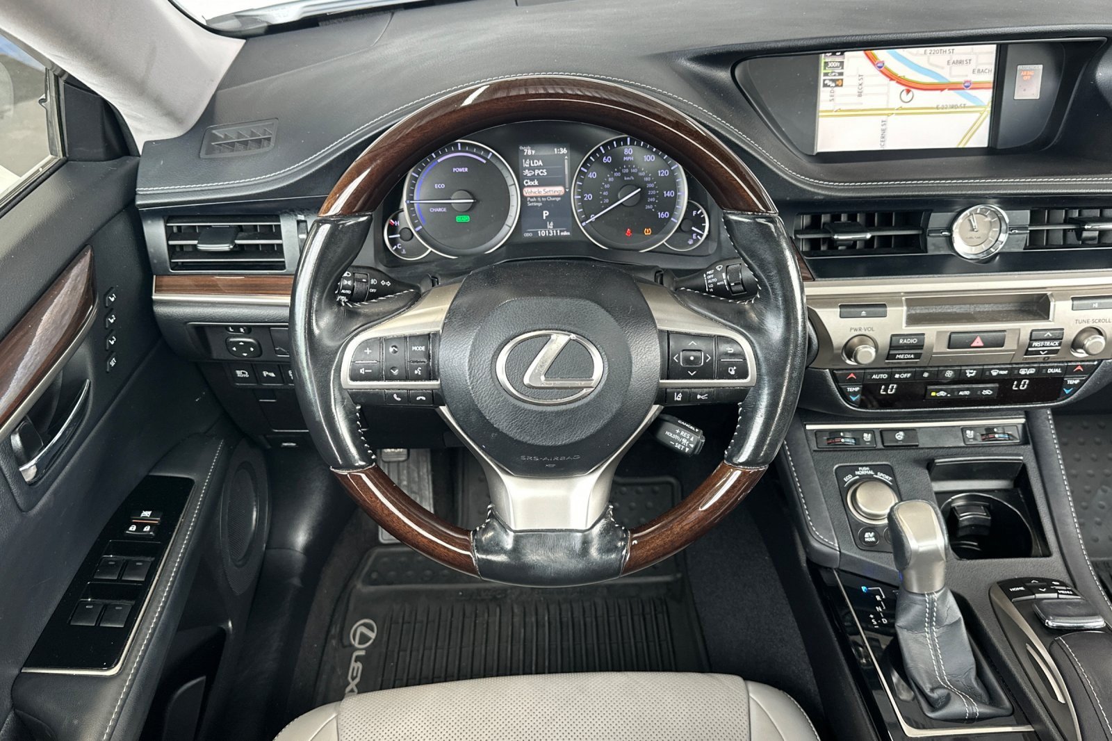 Used 2017 Lexus ES 300h w/ Navigation System Package FWD image 13
