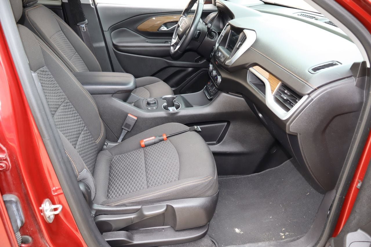 Used 2018 GMC Terrain SLE w/ Driver Convenience Package FWD image 20