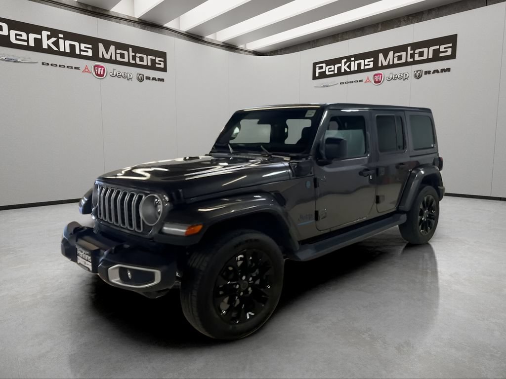 Certified 2025 Jeep Wrangler Unlimited Sahara AWD/4WD image 1