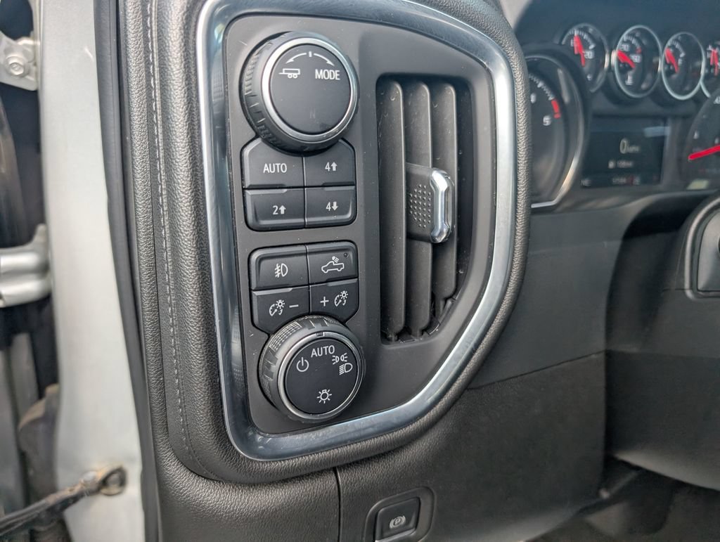 Used 2022 Chevrolet Silverado 3500 LT w/ Convenience Package AWD/4WD image 18