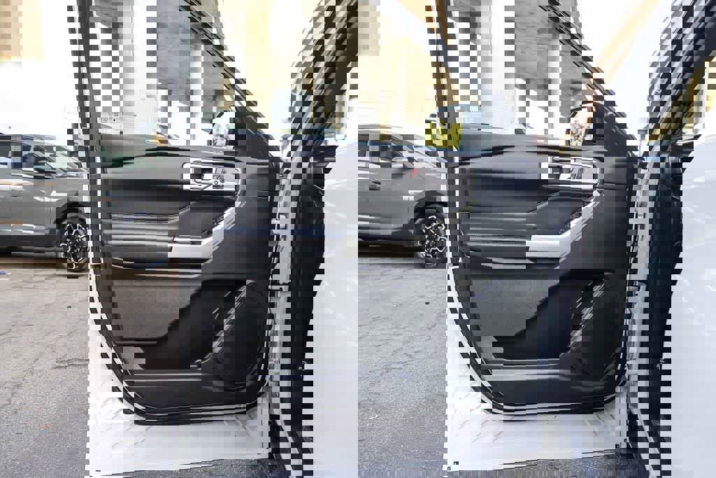 Used 2023 Ford Explorer Limited w/ Equipment Group 301A image 24