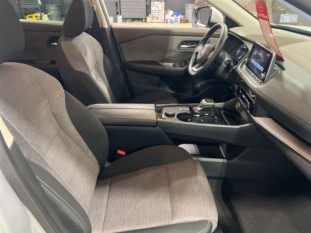 Certified 2023 Nissan Rogue SV image 20