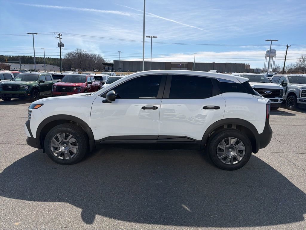 Used 2025 Nissan Kicks S image 4