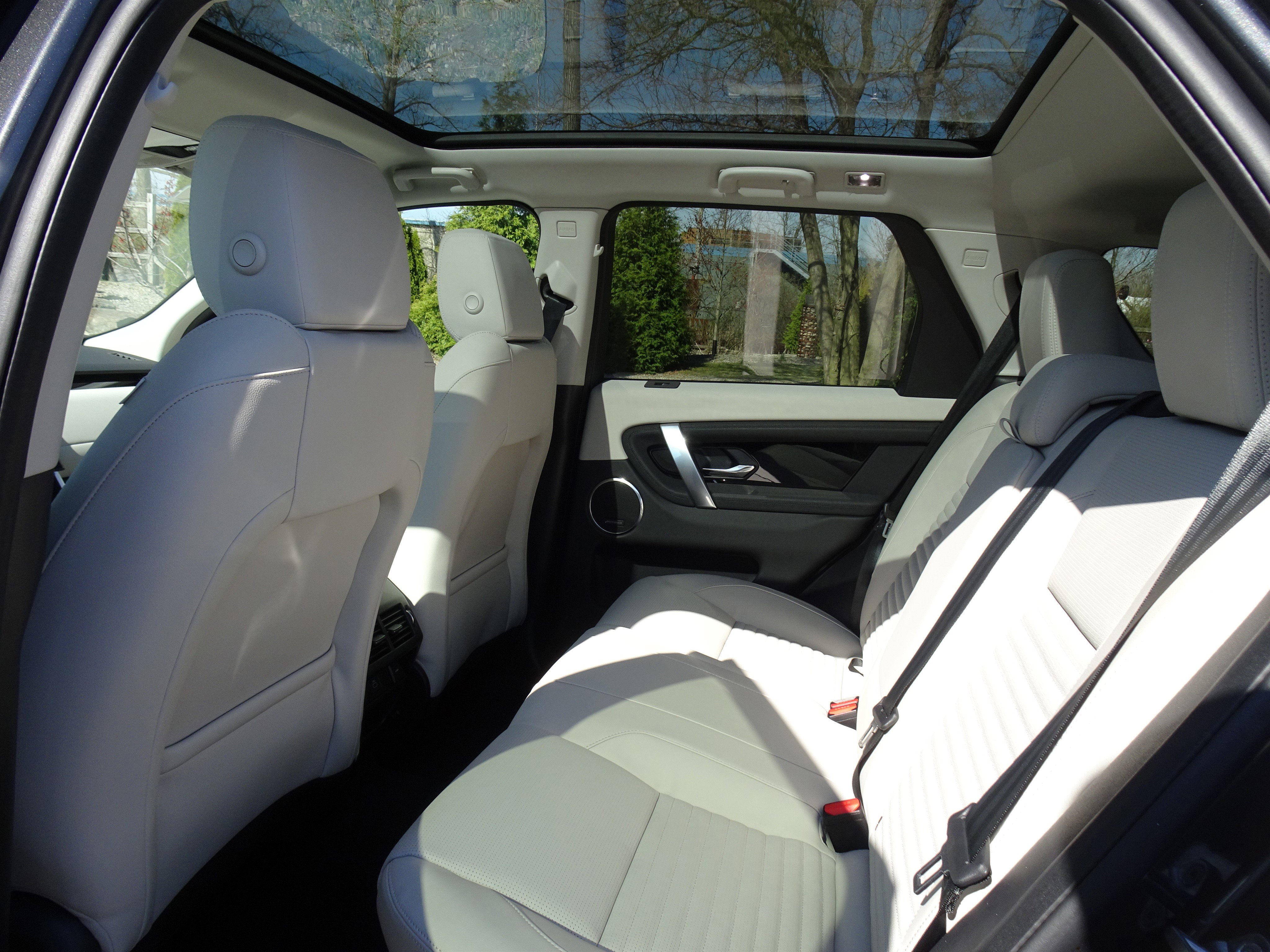 New 2025 Land Rover Discovery Sport S image 19