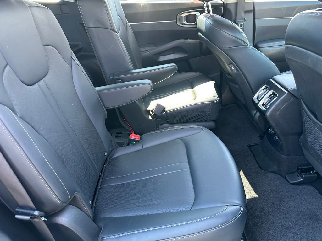 Used 2023 Kia Sorento EX AWD/4WD image 23