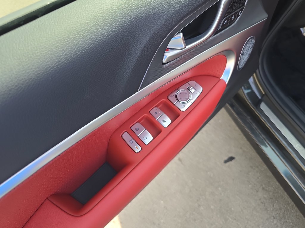 New 2027 Genesis G70 2.5T Prestige AWD/4WD image 11