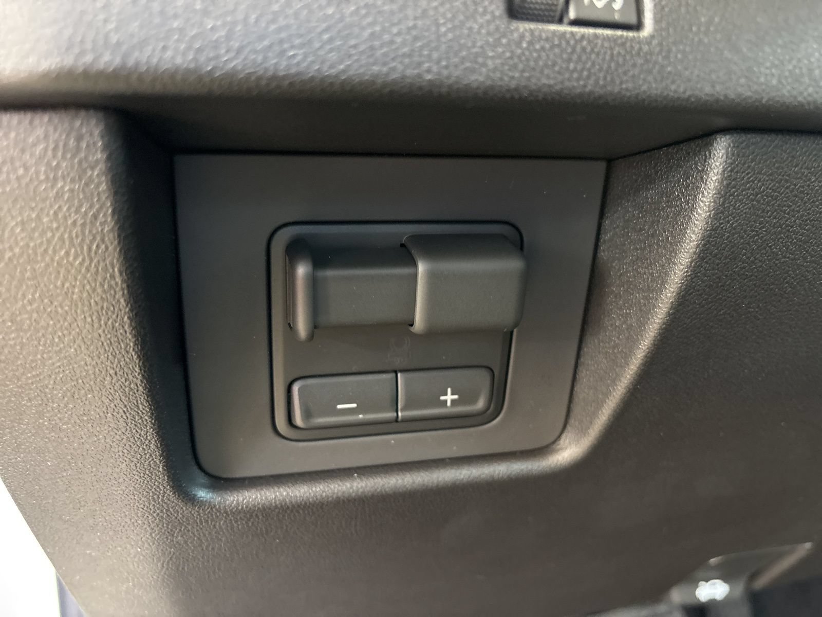 New 2026 GMC Canyon Elevation w/ Convenience Package RWD image 12