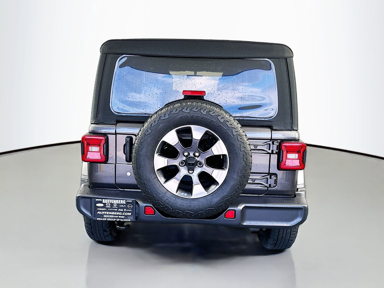 Used 2018 Jeep Wrangler Unlimited Sahara AWD/4WD image 6