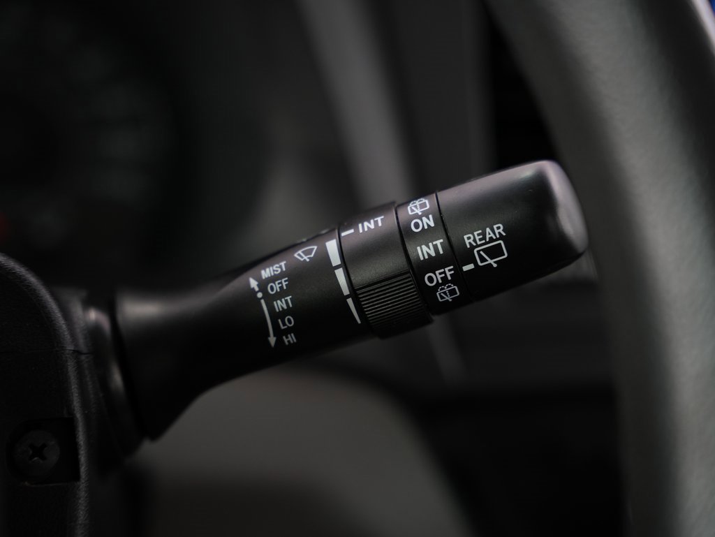 Used 2015 Toyota Sienna L image 15