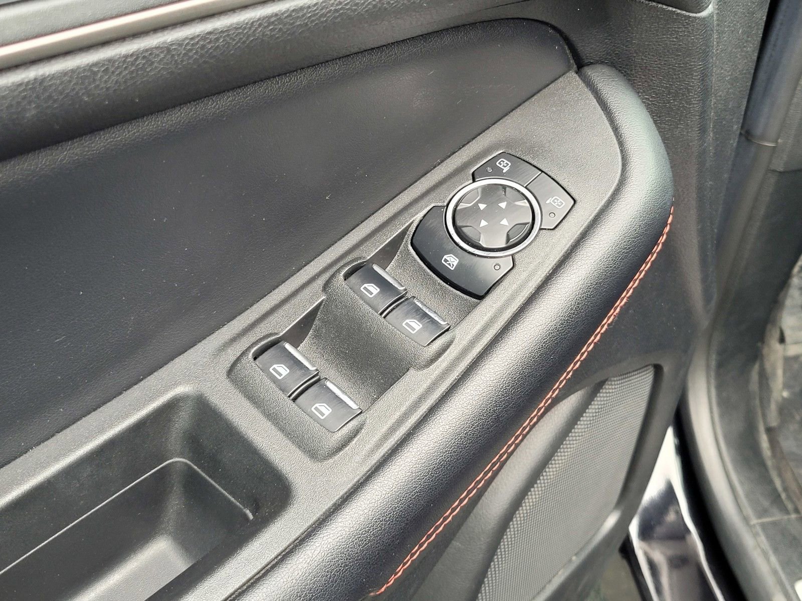 Used 2023 Ford Edge ST-Line image 17