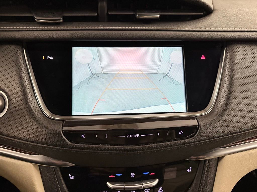 Used 2018 Cadillac XT5 Luxury w/ Driver Awareness Package image 15
