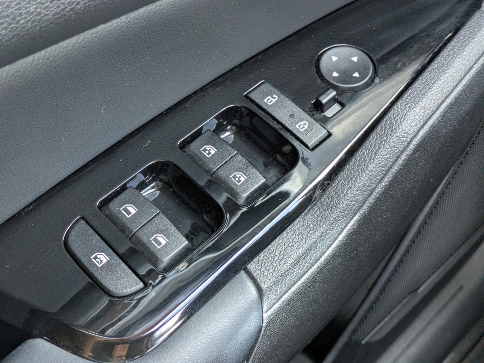 Certified 2023 Kia Sportage EX AWD/4WD image 18