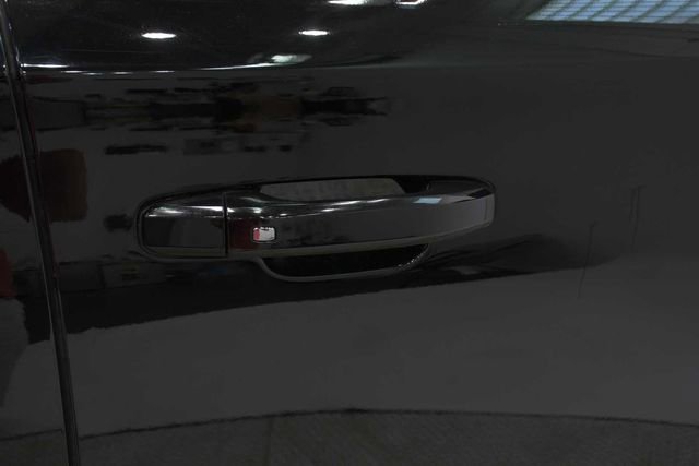 Used 2020 GMC Yukon XL SLT w/ Open Road Package image 12