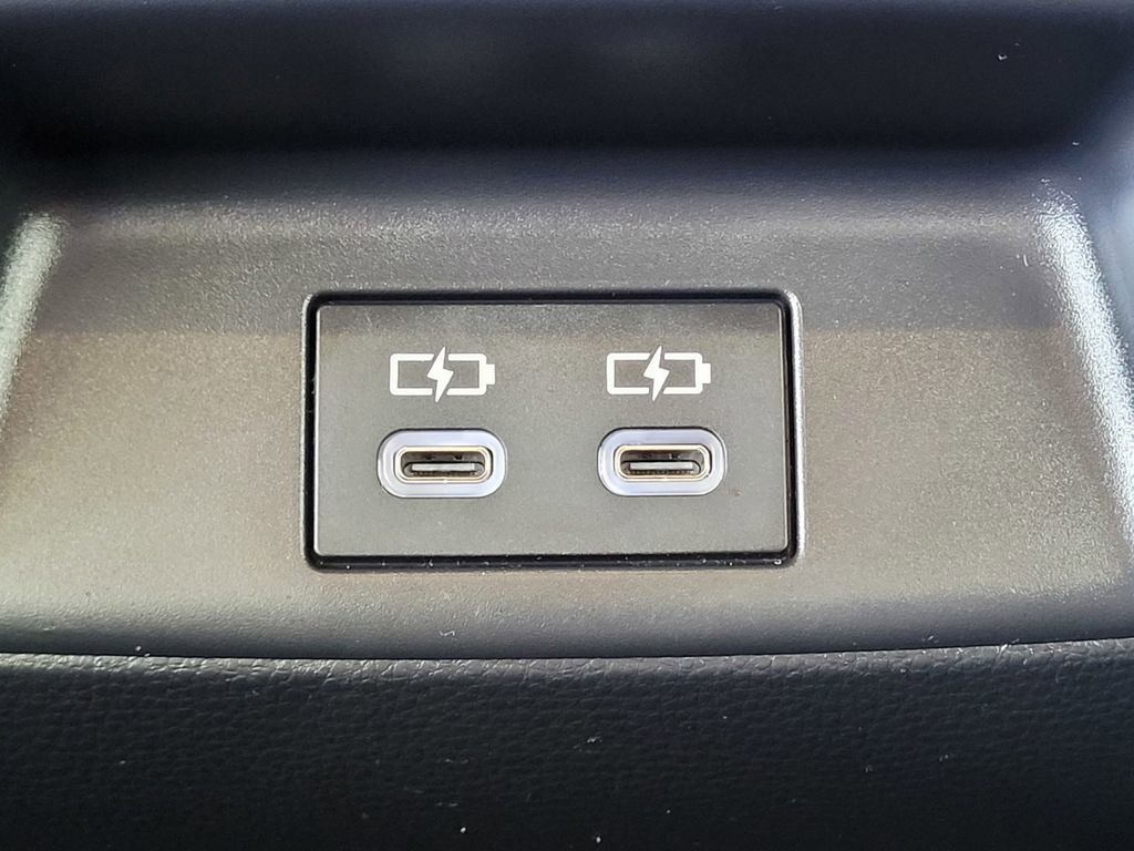 Used 2025 Toyota Corolla LE w/ Convenience Package image 11