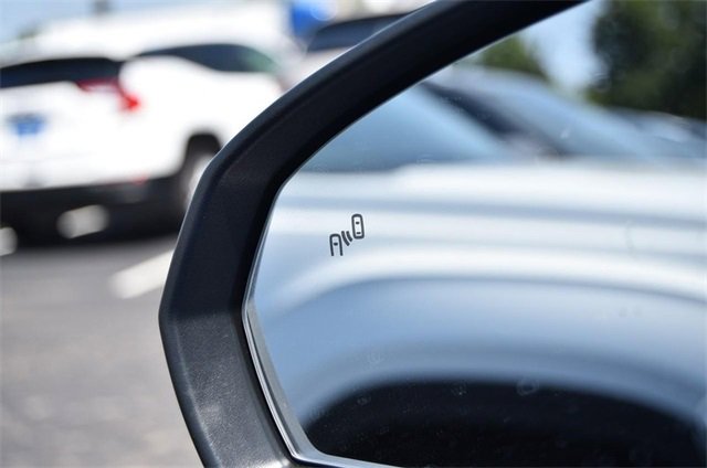 New 2025 Volkswagen Taos SE image 9