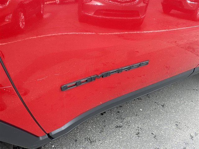 Used 2019 Jeep Compass Latitude image 30