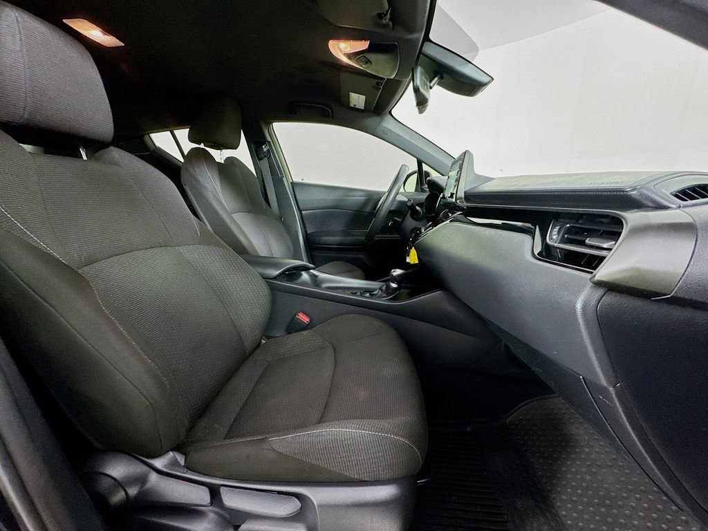 Used 2019 Toyota C-HR LE FWD image 33