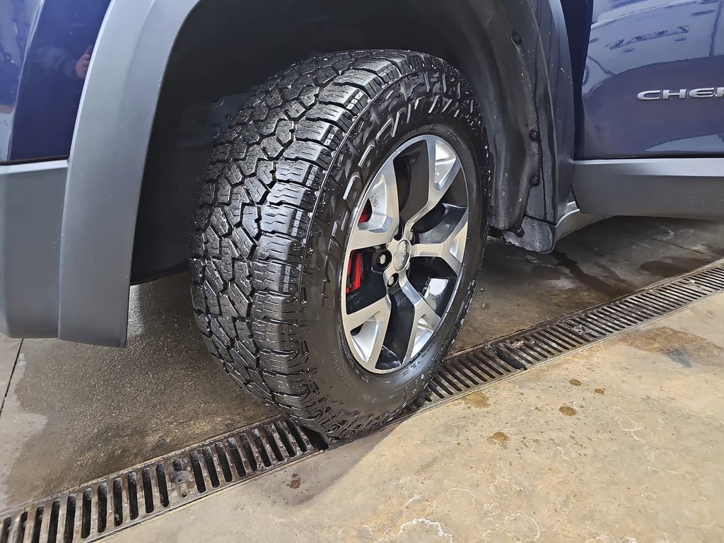 Used 2016 Jeep Cherokee Trailhawk w/ Leather Interior Group image 32