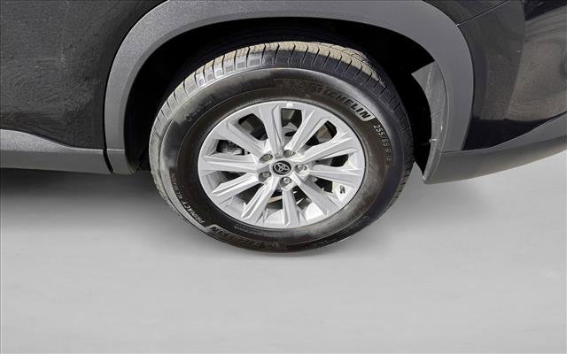 Certified 2025 Toyota Grand Highlander AWD image 9