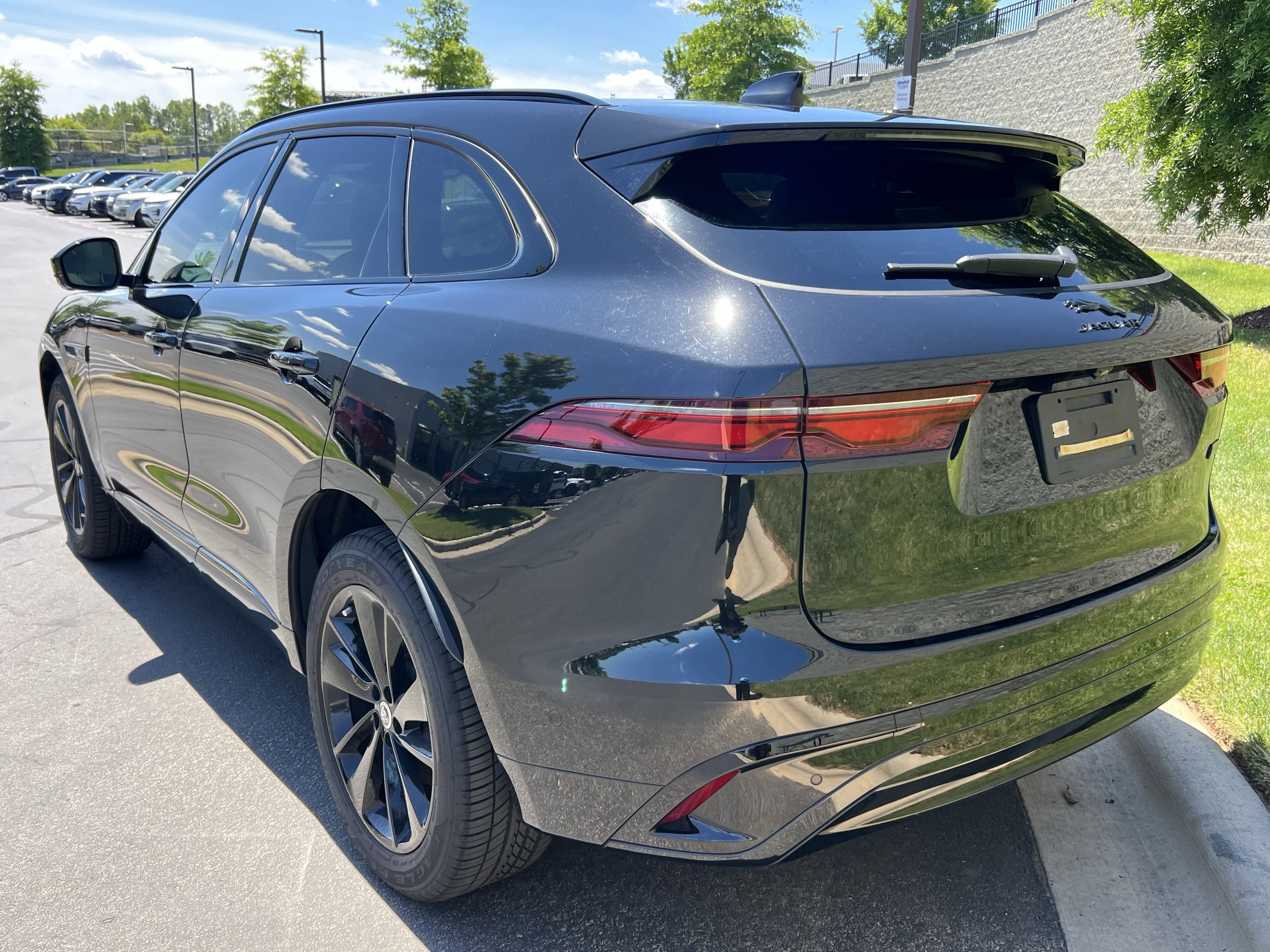 Used 2026 Jaguar F-PACE R-Dynamic S AWD/4WD image 5