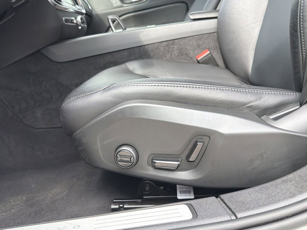 Used 2022 Volvo S60 B5 Momentum w/ Premium Package image 19
