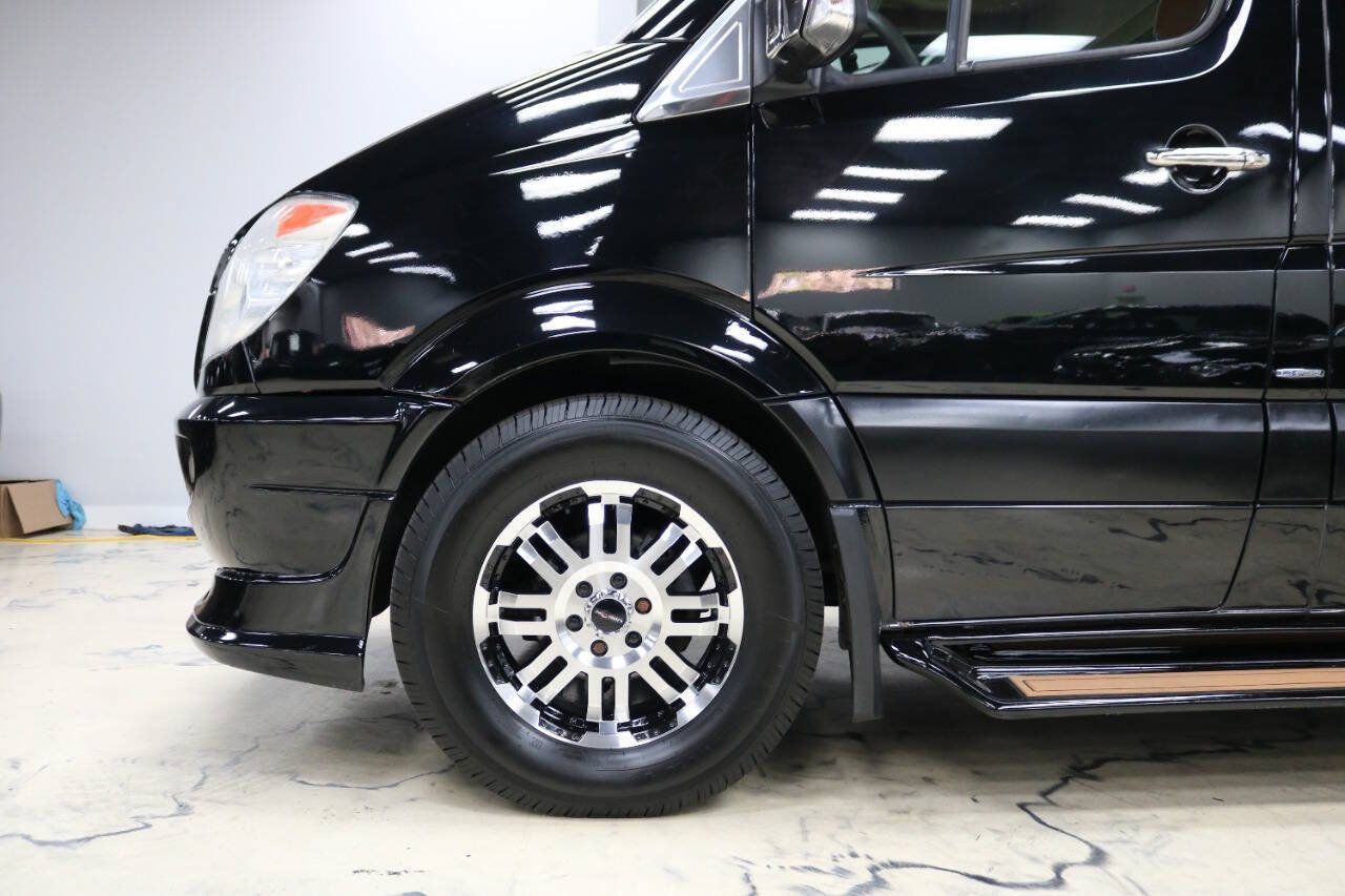 Used 2011 Mercedes-Benz Sprinter 2500 image 6