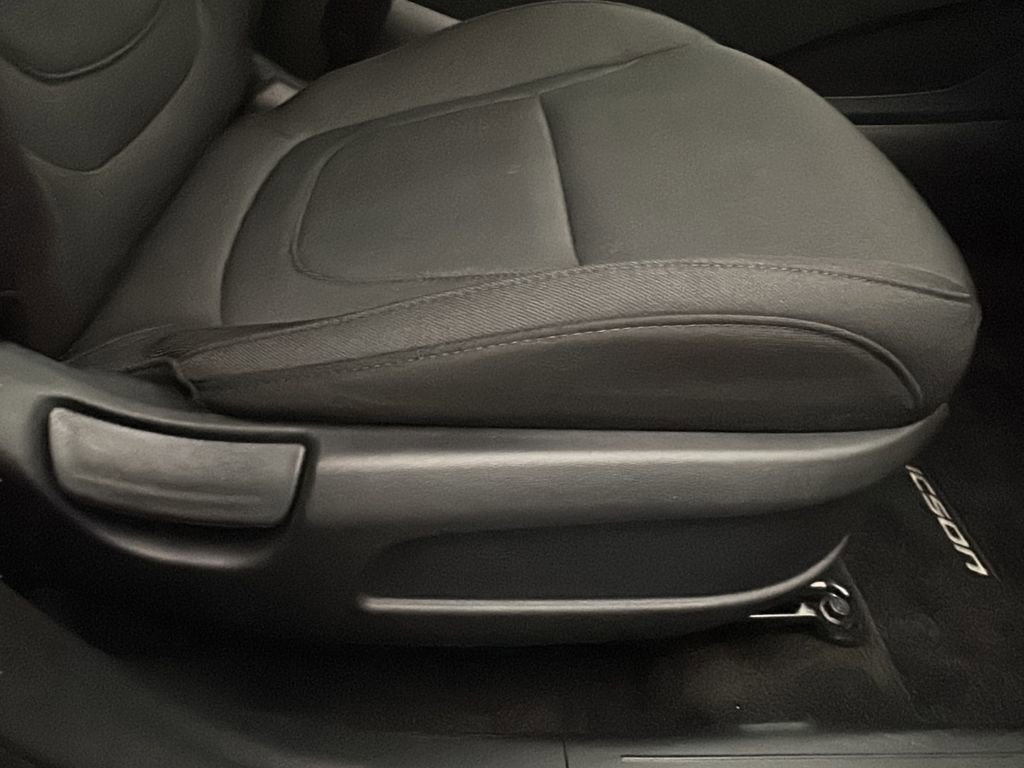 Certified 2025 Hyundai Tucson SE image 16