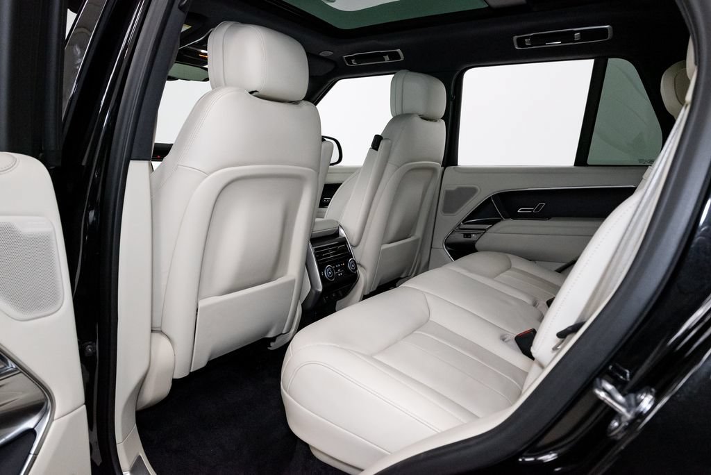 Used 2024 Land Rover Range Rover SE AWD/4WD image 24