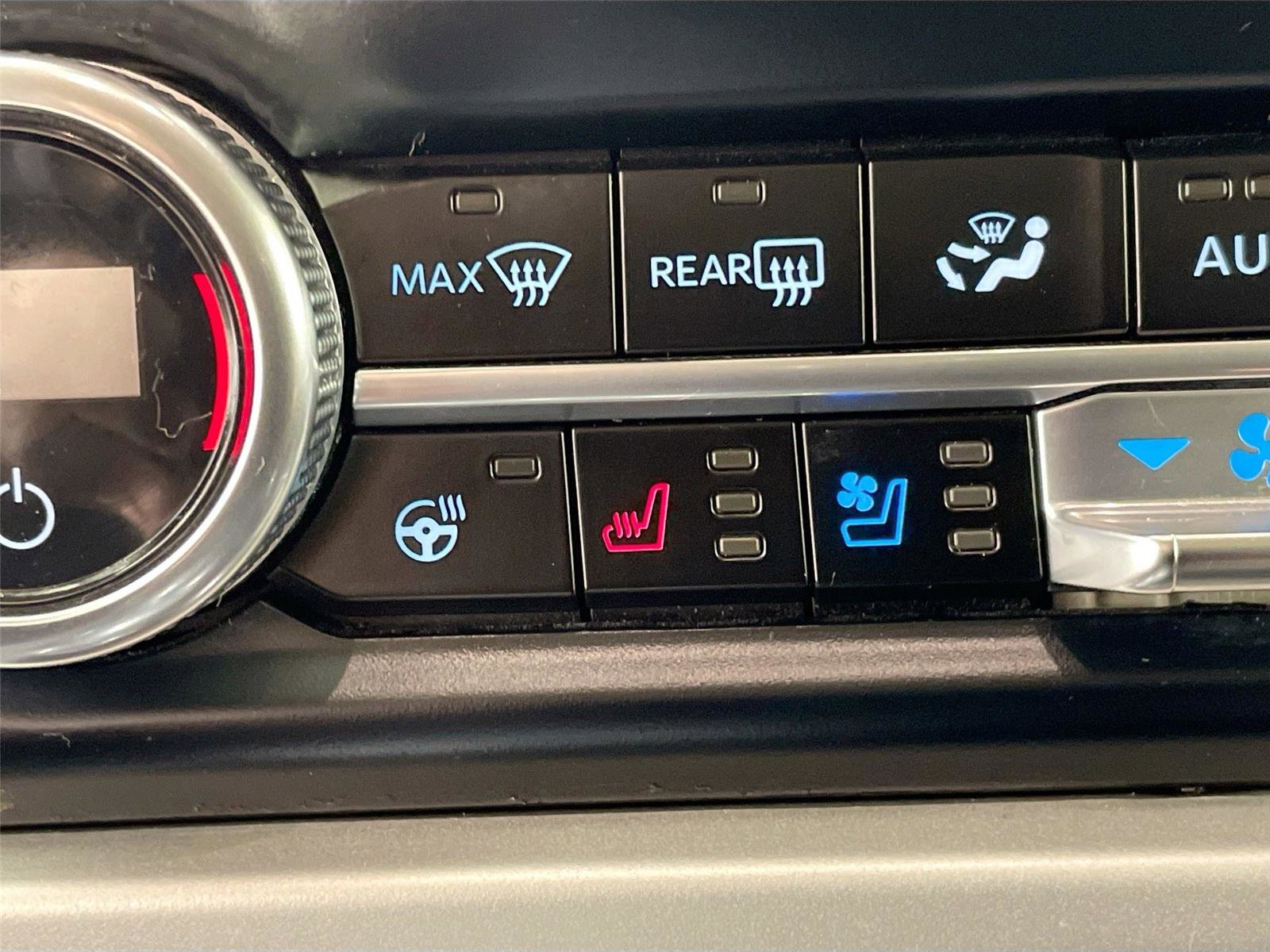 Used 2024 Ford Expedition XLT image 21