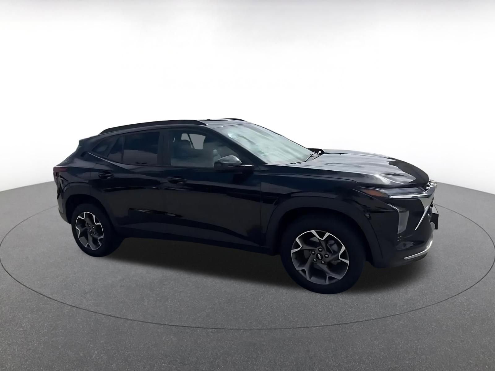 Used 2025 Chevrolet Trax LT video 2