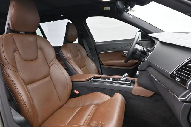Used 2023 Volvo XC90 B6 Ultimate w/ Protection Package AWD/4WD image 36