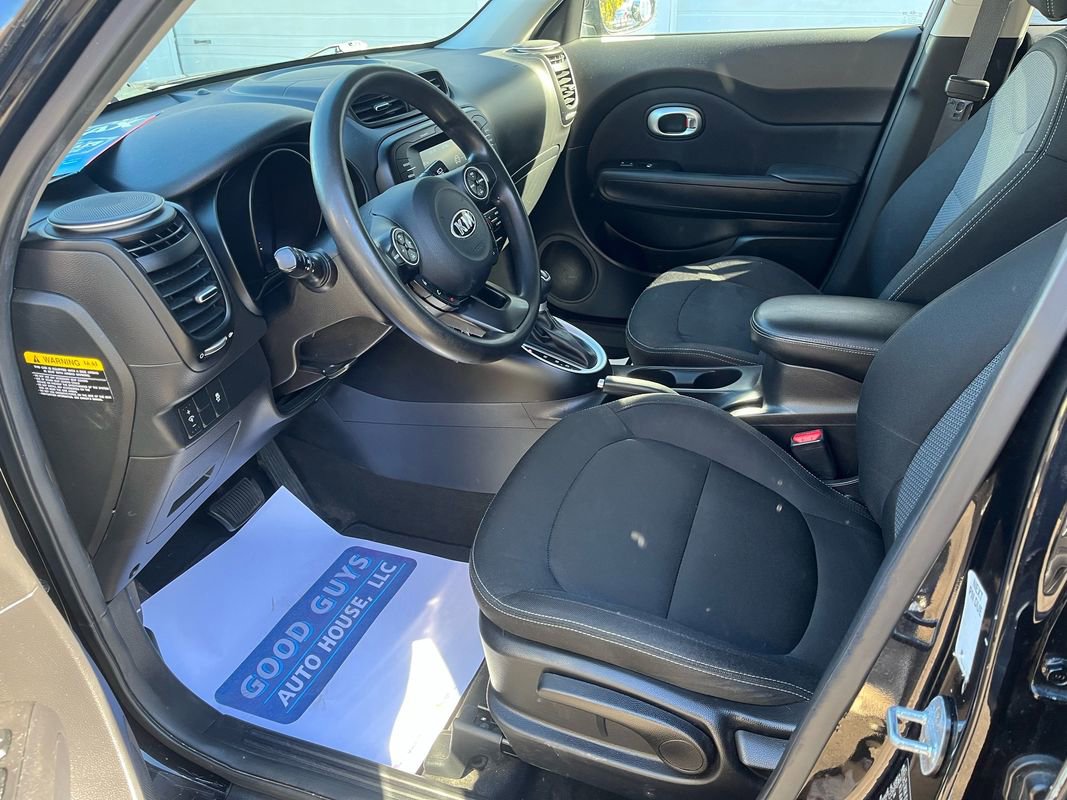 Used 2018 Kia Soul + image 7