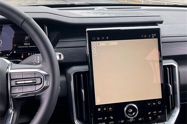 Used 2025 GMC Acadia Elevation image 9