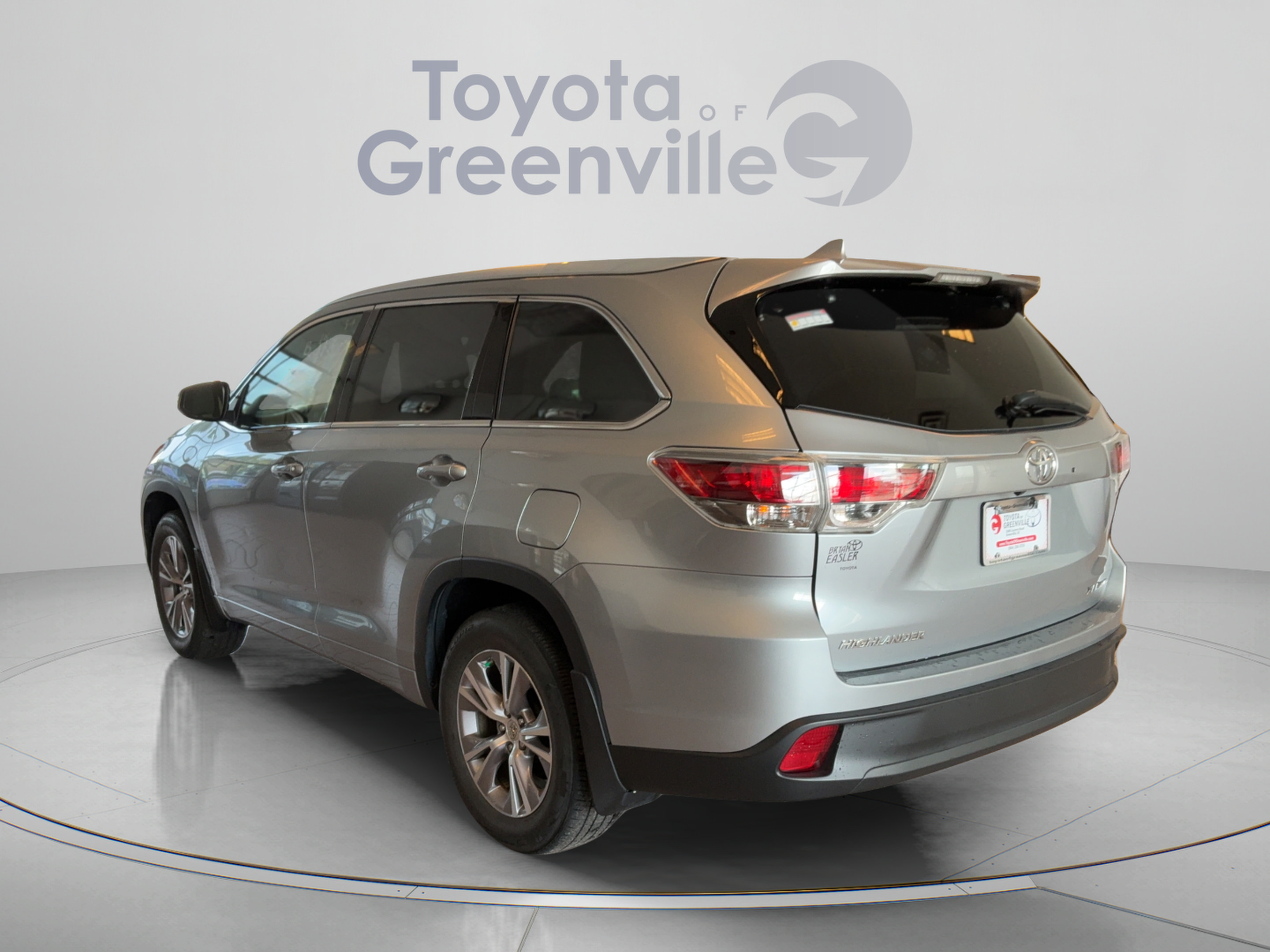 Used 2015 Toyota Highlander XLE AWD/4WD image 4